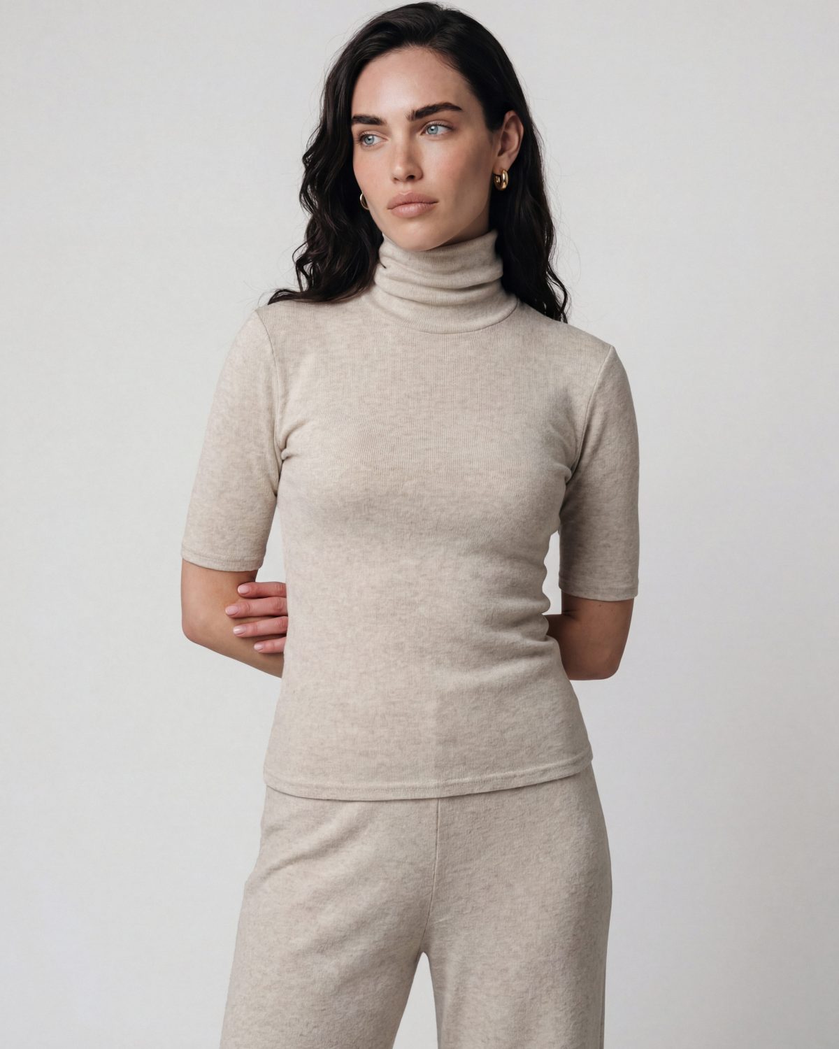 Топ с горлом Формула нежности бежевый