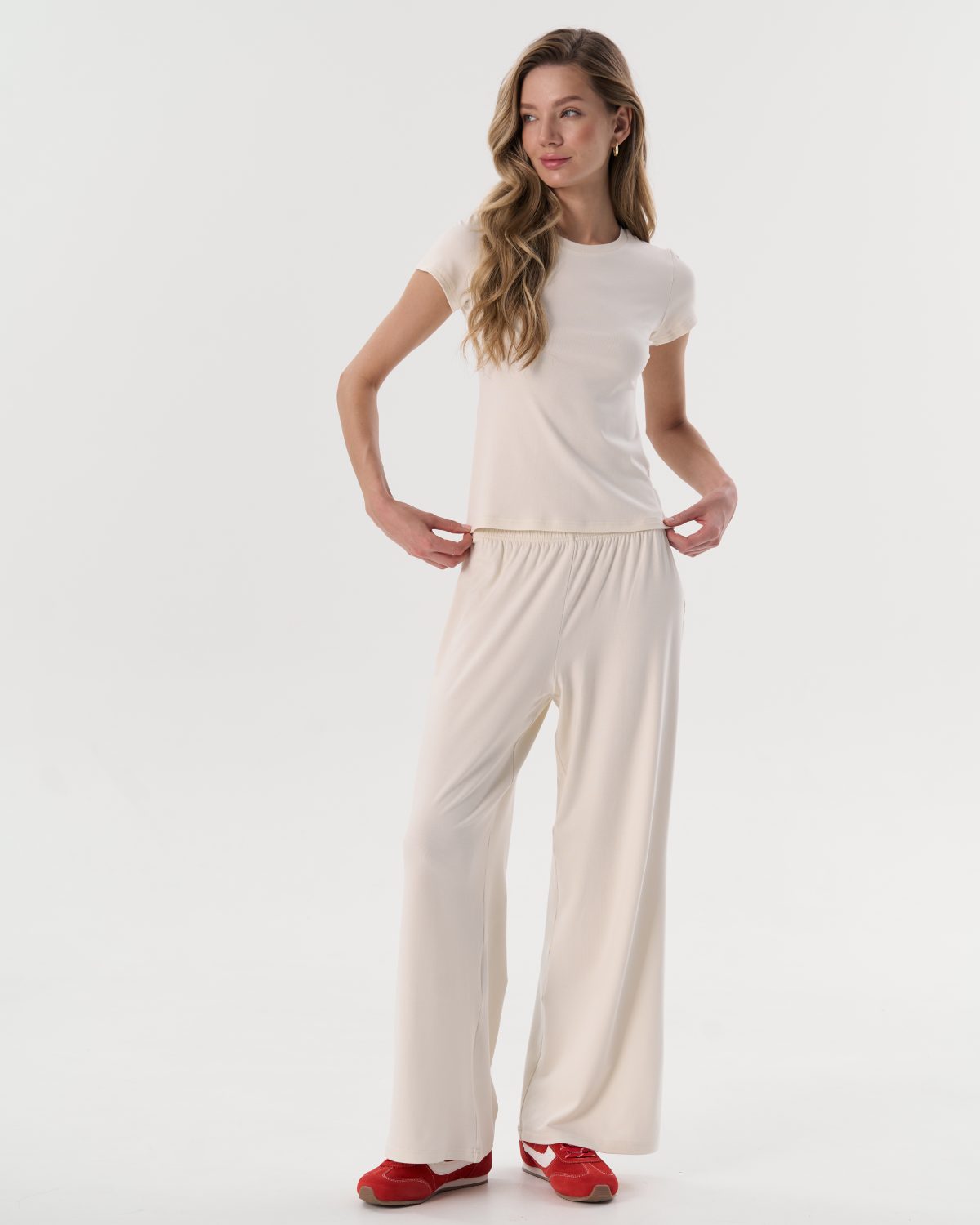 Брюки молочный